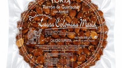 Torta Turrón de Guirlache con Ajonjolí